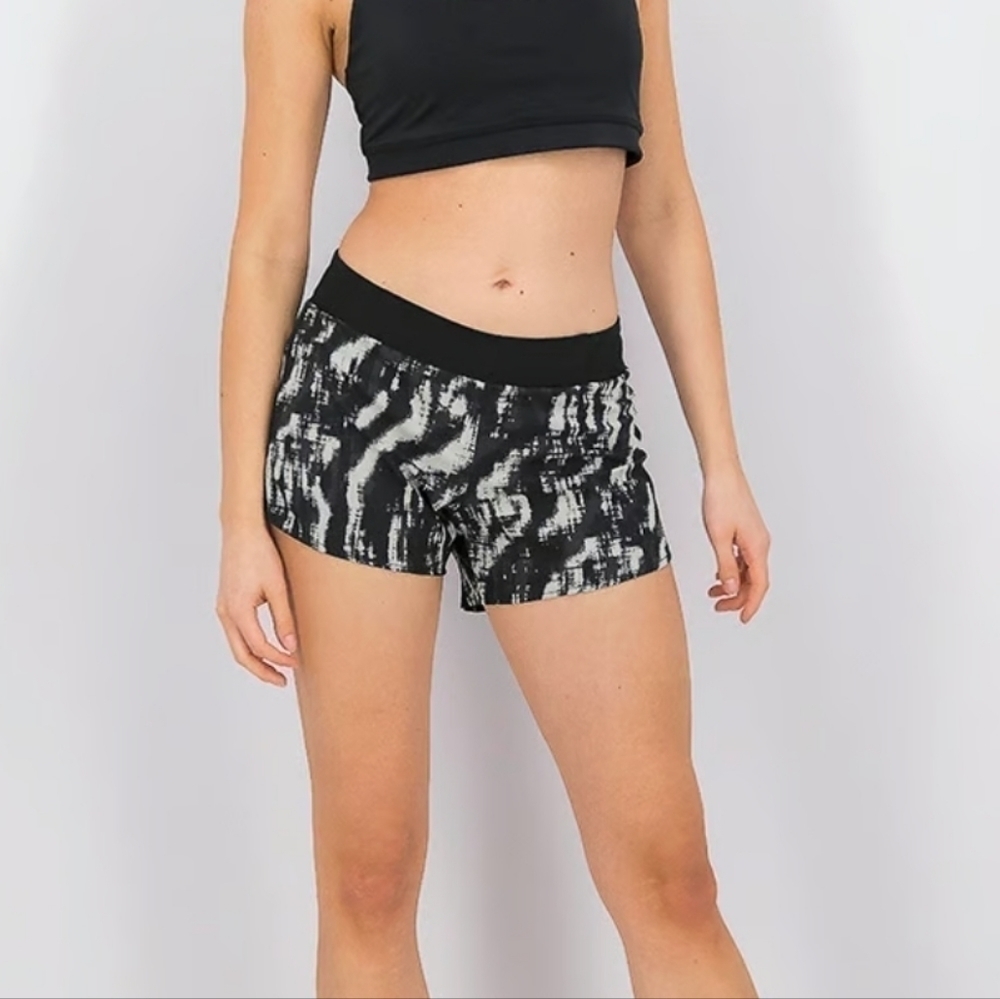 Women's XS Adidas 4 in. Saturday Running shorts